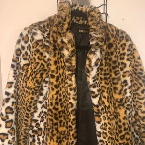 Only worn ONCE! beautiful leopard coat, purchased from Amazon. Make me an offer!